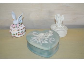 (#30) Ceramic Trinket Boxes (3) Avon Heart Jewelry Box