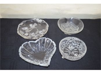 (#42) Glass Candy Relish Dish Bowls (4)