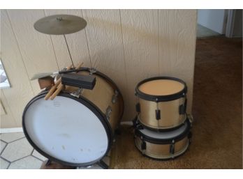 (#120) Vintage Drum Set