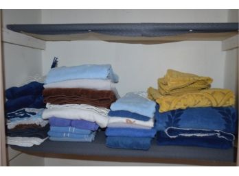 (#126) Assortment Of Towels