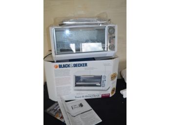 (#89) NEW In Box Black & Decker Toaster Oven