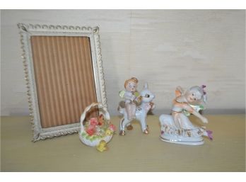 (#28) Frame (5 X7) Pair Of Porcelain Figurines
