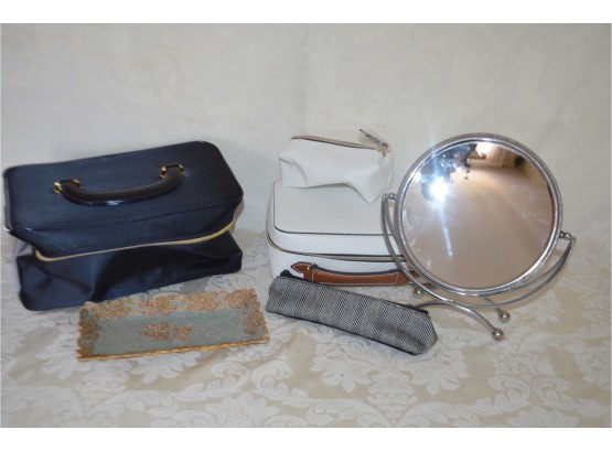 (#197) Magnifier Make Up Mirror And New Make Up Bags