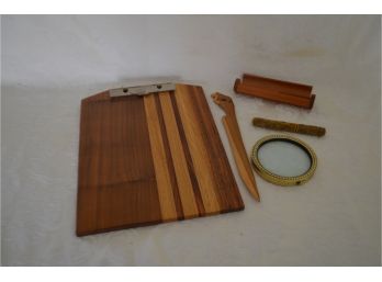 (#173) Wood Desk Supplies