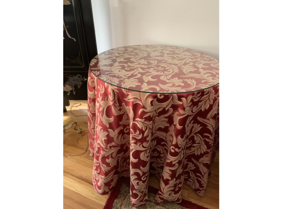 30” Round Accent Table With Glass Top Abd Table Cloth