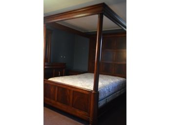 Queen 4 Poster Bed With Mattress