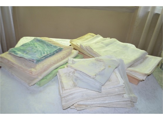 (#36) Assortment Of Napkins And Table Linens