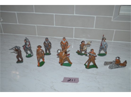 (#211) Vintage Barclay Manoil Lead Metal Military Toy Soldiers (10)