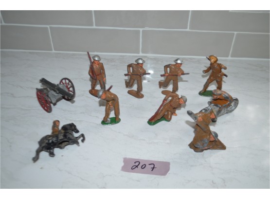 (#207) Vintage Barclay Manoil Lead Metal Military Toy Soldiers (10)