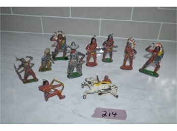 (#214) Vintage Barclay Manoil Lead Metal Indians Toy Soldiers