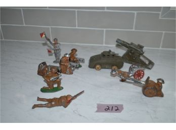 (#212) Vintage Barclay Manoil Lead Metal Military Toy Soldiers (10)