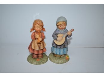 (#81) Goebel Hummel 1998 Girl With Recorder BH26/s AND Girl With Lute BH26/R