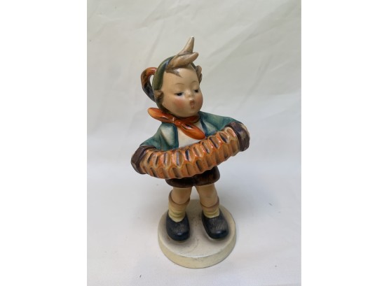 (#6) Vintage 5' Goebel Hummel 'Accordion Boy' Figurine #185