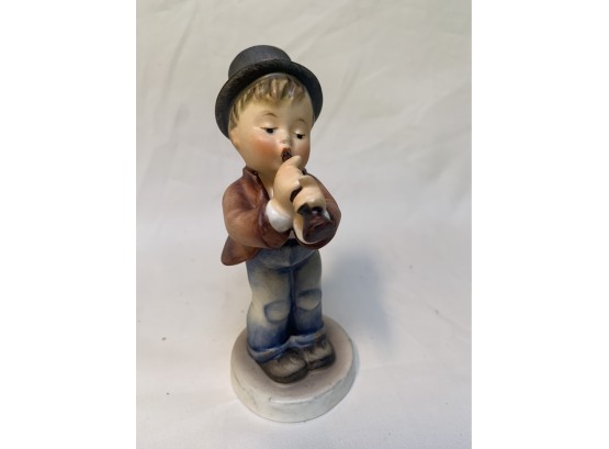 (#19)  Vintage 5' Goebel Hummel 'Serenade' Boy Figurine #85/0