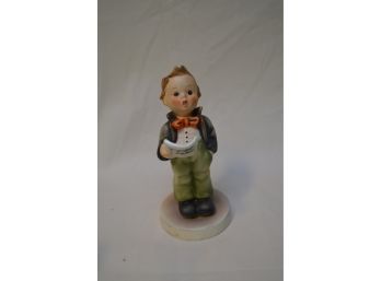 (#21)  Vintage 5' Goebel Hummel 'Soloist' Boy Figurine #135