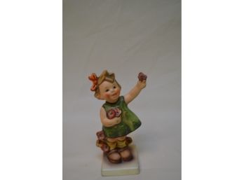 (#7)  Vintage 5' Goebel Hummel 'spring Cheer' Figurine #72