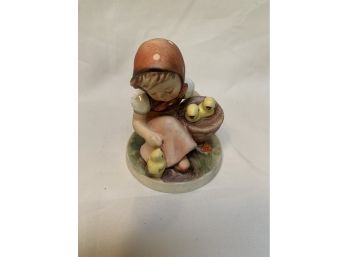 (#11)  Vintage Goebel Hummel 'chick Girl' Figurine #57/0