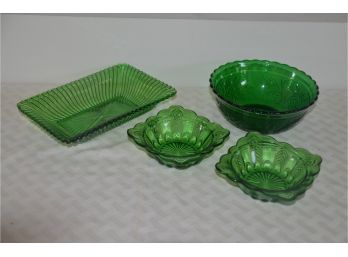 (#87) Green Glass Bowls (some With Slight Chips On Edge)