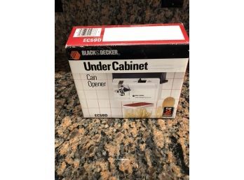 (#219) Black & Decker Under Cabinet Mount Can Opener NEW In Box