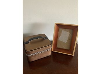 (#35) Carry Storage Case And Picture Frame