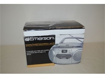 (#36) Emerson Portable CD Radio Stereo System