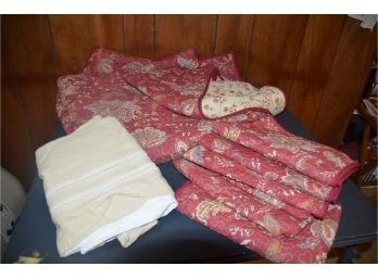 (#101) Full Size Reversible Comforter, 6 Shams, Bed Skirt