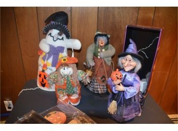 (#60) Box Of Halloween Decorations