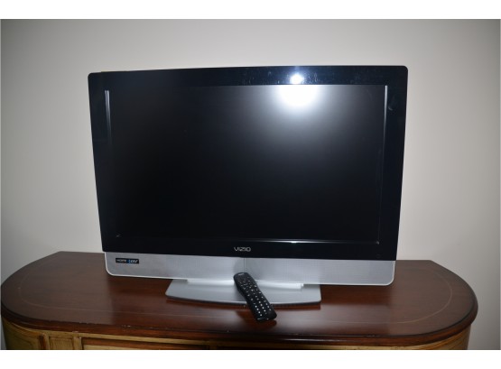(#1) TV Vizio Model VX32L HDTV10A Jan. 2008 Serial #LSPABEJ0132643 - Not Sure Works