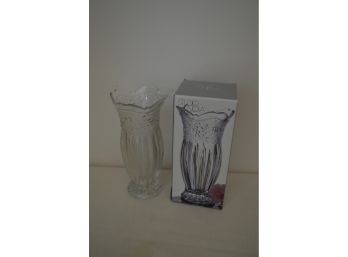 (#12) New In Box Glass Vase Studio Nova