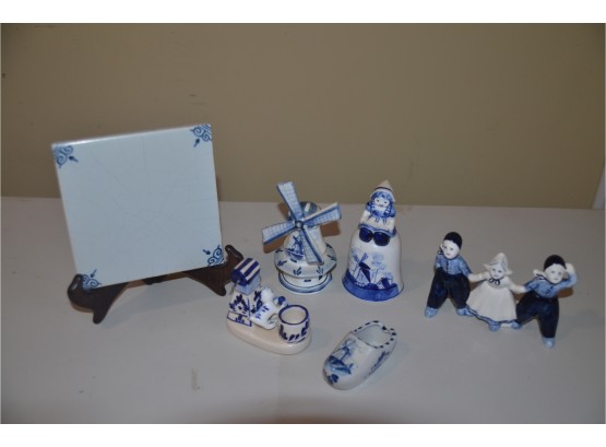 (#21) Blue/white Ceramic Delft Shoe, Dinner Bell, Windmill 7 Pieces