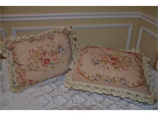 (#58) Vintage Pair Of Needlepoint Accent Decorative Pillows 15x19 (2)