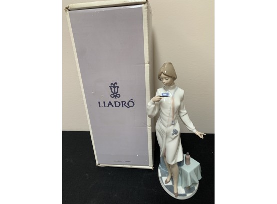 Llardo In Box Female Physician