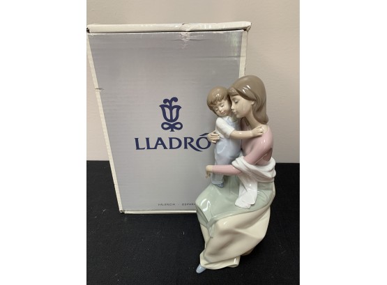 Llardo In Box Mom’s Love  With Llardo Sign