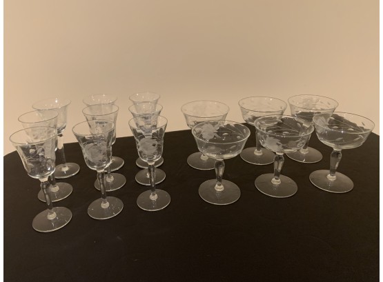 (#3) Vintage Glassware (15)