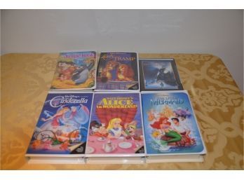 (#86) VHS Walt Disney Movies And DVD Tom Hank Polar Express
