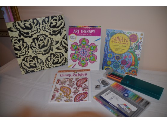 (#88) Adult Therapeutic Art Color Books With Markers With Storage Box