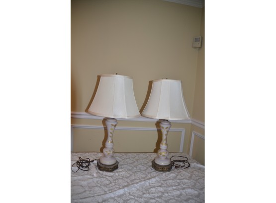 (#50) Vintage Pair Table Lamps Pale Pink With Gold Painted Accent Leaves Works