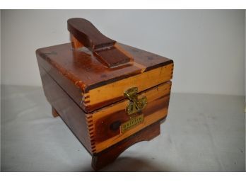 (#143) Griffin Shoe Shine Kit In Wooden Box With Accessories