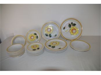 (#29) Midland Japan Stoneware Sunburst Dish Set Freezer To Oven (25 Pieces-3 Plates With Chips) - See Details