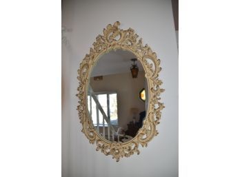 (#43) Vintage Syroco Wood Syracuse Ornamental Company Oval Mirror