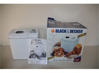 (#135) NEW Black And Decker All In One Automatic Breadmaker