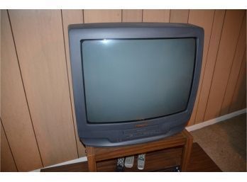 Vintage 26' TV Omnivision VHS Model PVQ-2511 June, 2001 - Turns On