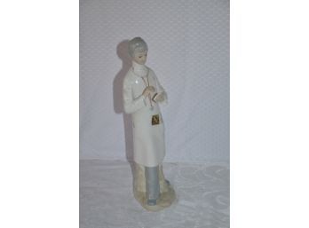 (#146) Napcoware Import Spain Porcelain Doctor Figurine 11'