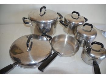(#101) Range Ware Tools Of The Trade Pot Set With Lids 6 Of Them