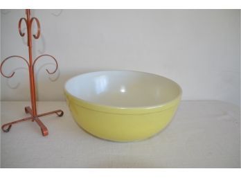 (#79) Vintage Yellow Pyrex Bowl And Mug Stand Holder
