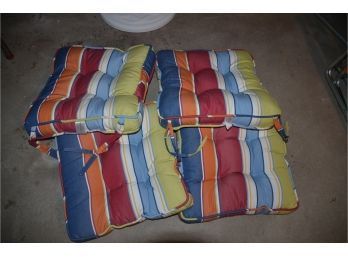 (#182) Outdoor Patio Chair Cushions 4 Of Them