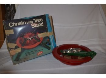 (#115) Metal Christmas 3'-6' Diameter Trunk Tree Stand