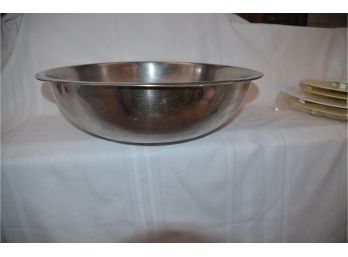 (#30) Large 19' Round Stainless Steel Mixing Bowl