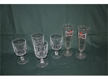(#153) Drinking Goblet Glasses Lot Of 4, Bud Beer Glasses Lot Of 2
