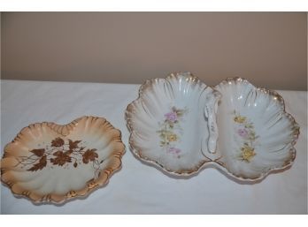 (#24) KPM Germany Divided Candy Nut Dish Center Handle And Candy Dish No Brand